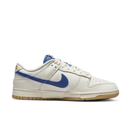 Tênis Nike Dunk Low SE Sail Dark Marina Blue - DX3198-133